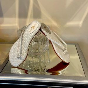 Yosi Samra flip flop